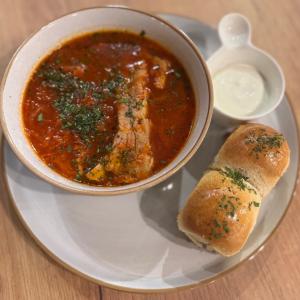 Борщ з ребром